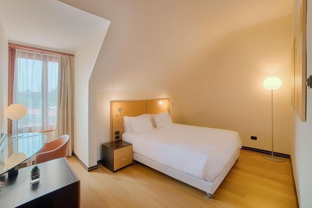 Готель Nh Milano 2 Residence 4*