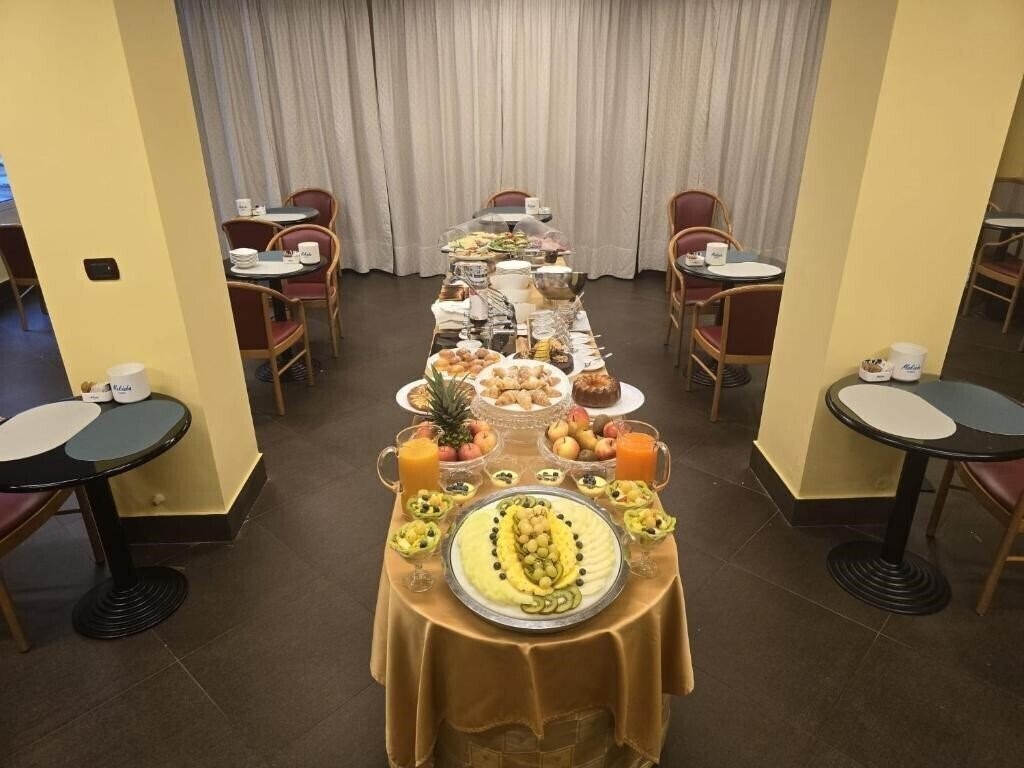 Фото Sant Ambroeus 3*