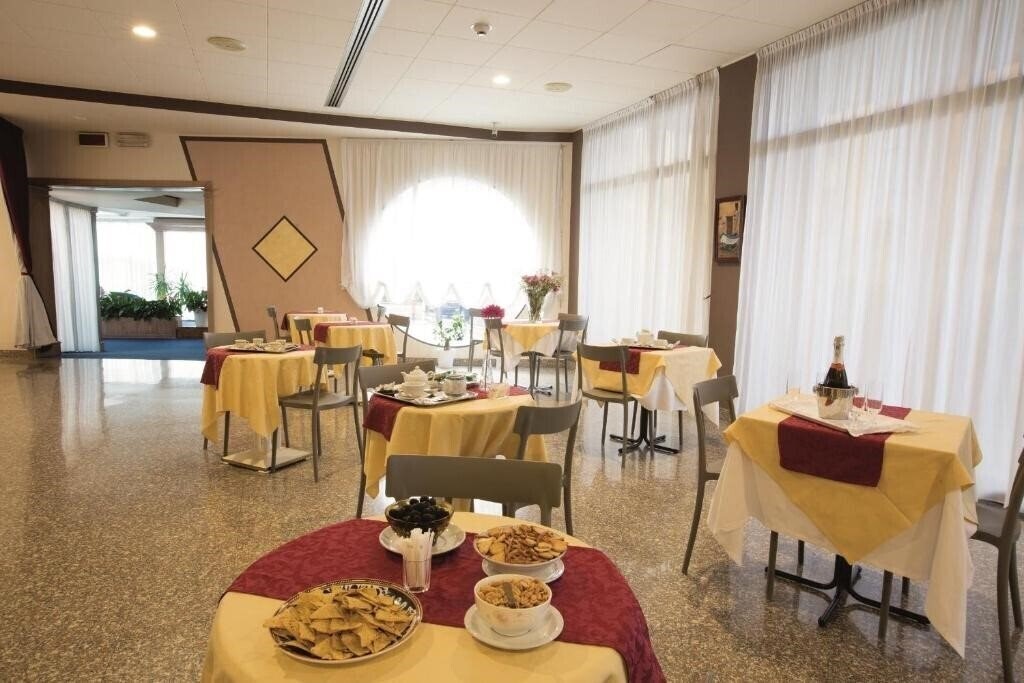 Зображення IH Hotel Milano St John 4*