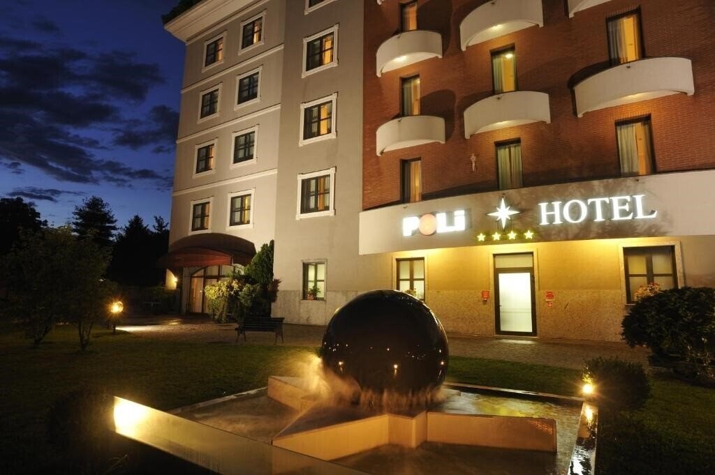 Зображення Poli 4*