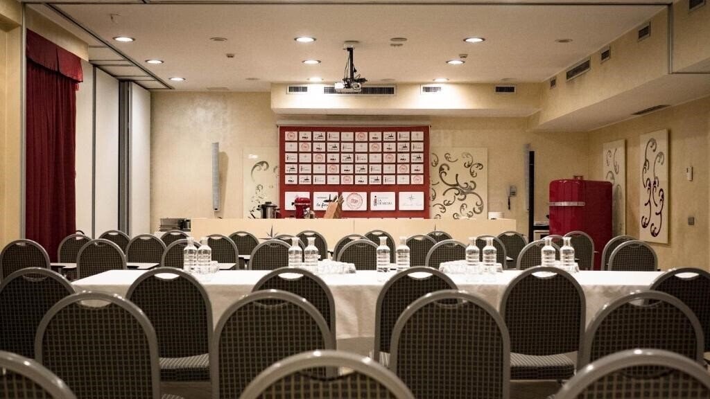 Картинка Poli 4*