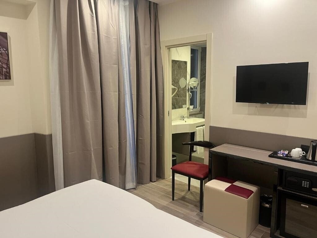 Фотографія Ih Hotels Milano Bocconi 4*