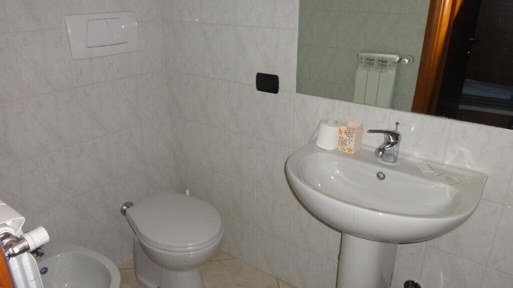 Фотография Hotel 2000 2*