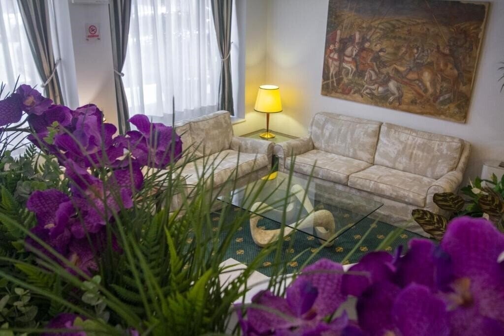 Фото Flora (Mediolan) 3*