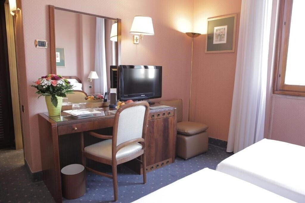 Изображение Bristol Hotel 4*