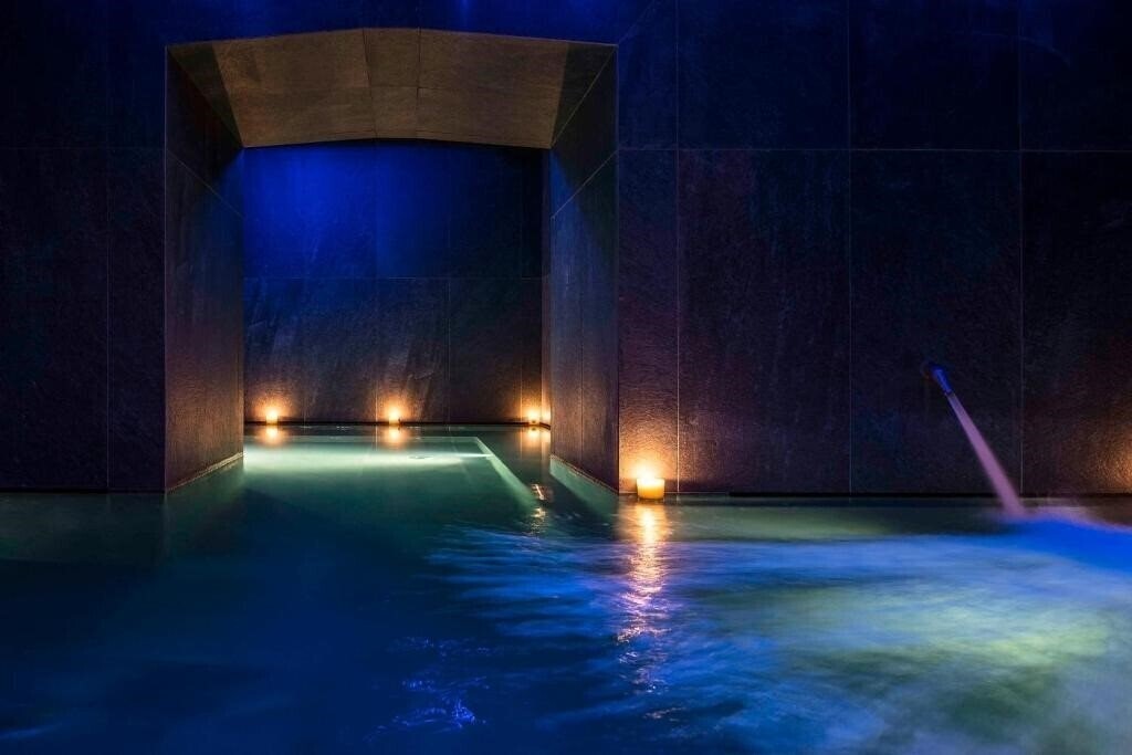 Фотографія Hyatt Centric Milan Centrale 4*