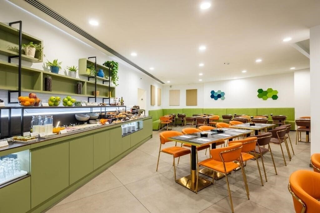 Фотографія Ih Hotels Milano Centrale 4*