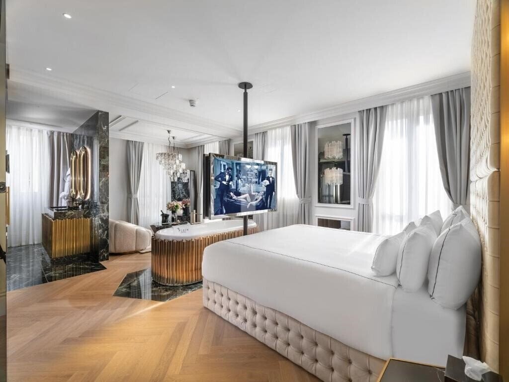 Фото The Plein Hotel 5*