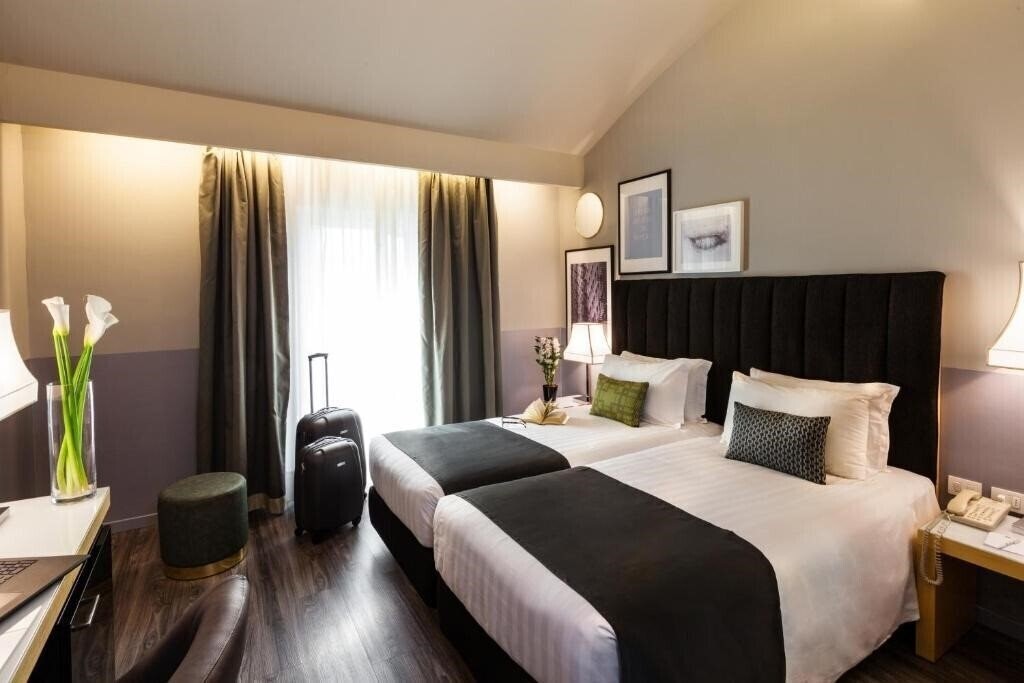 Фото Holiday Inn Milan Garibaldi Station 4*