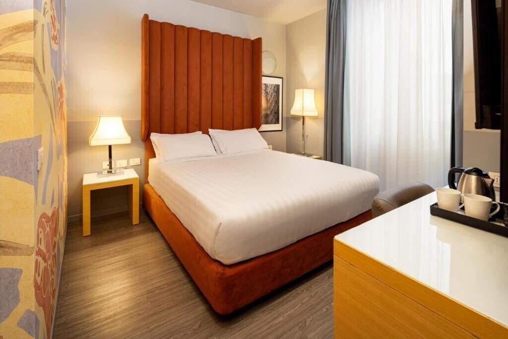 Фотографія Holiday Inn Milan Garibaldi Station 4*