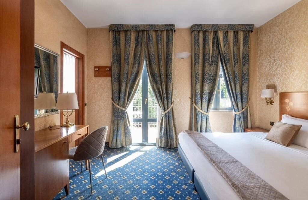 Отель Boutique Hotel Dieci 4*