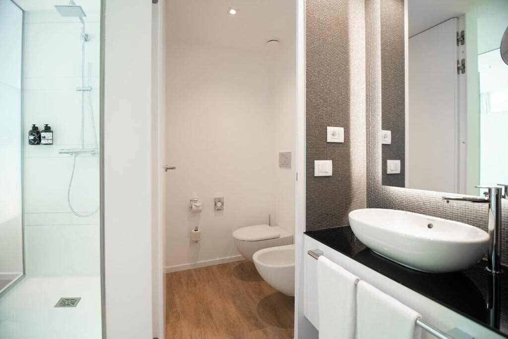 Готель Innside Milano Torre Galfa 4*