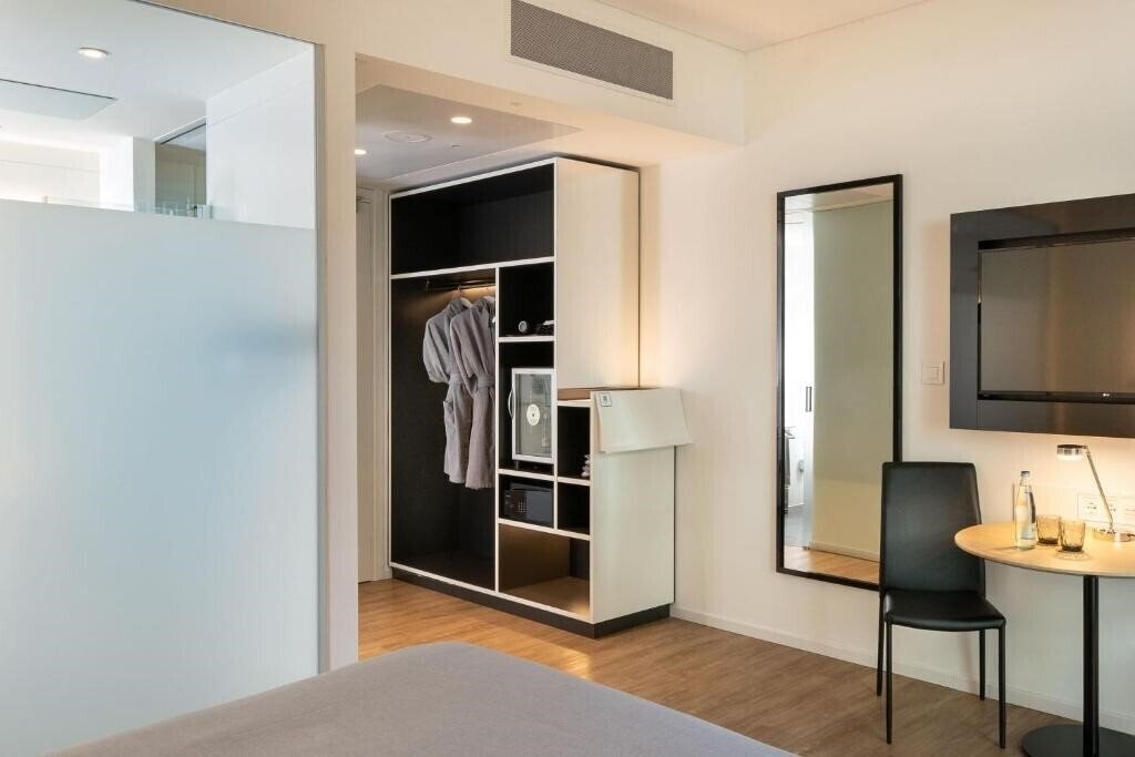 Фотографія Innside Milano Torre Galfa 4*