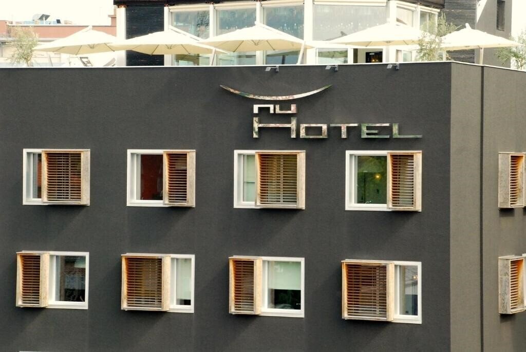 Готель Nu Hotel 4*