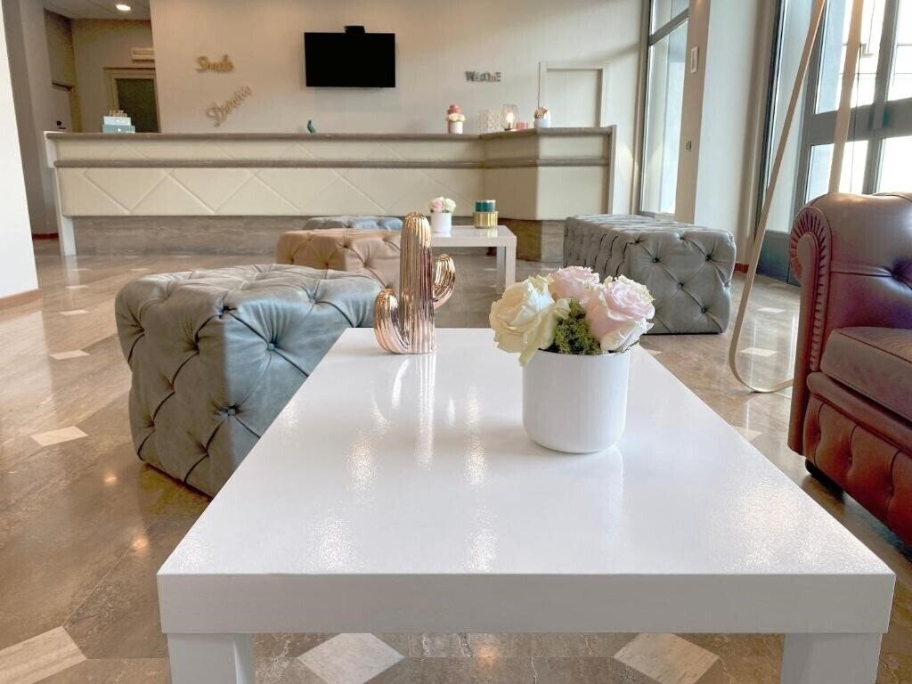 Фотографія Hotel & Residence Contessa Jolanda Milan 4*