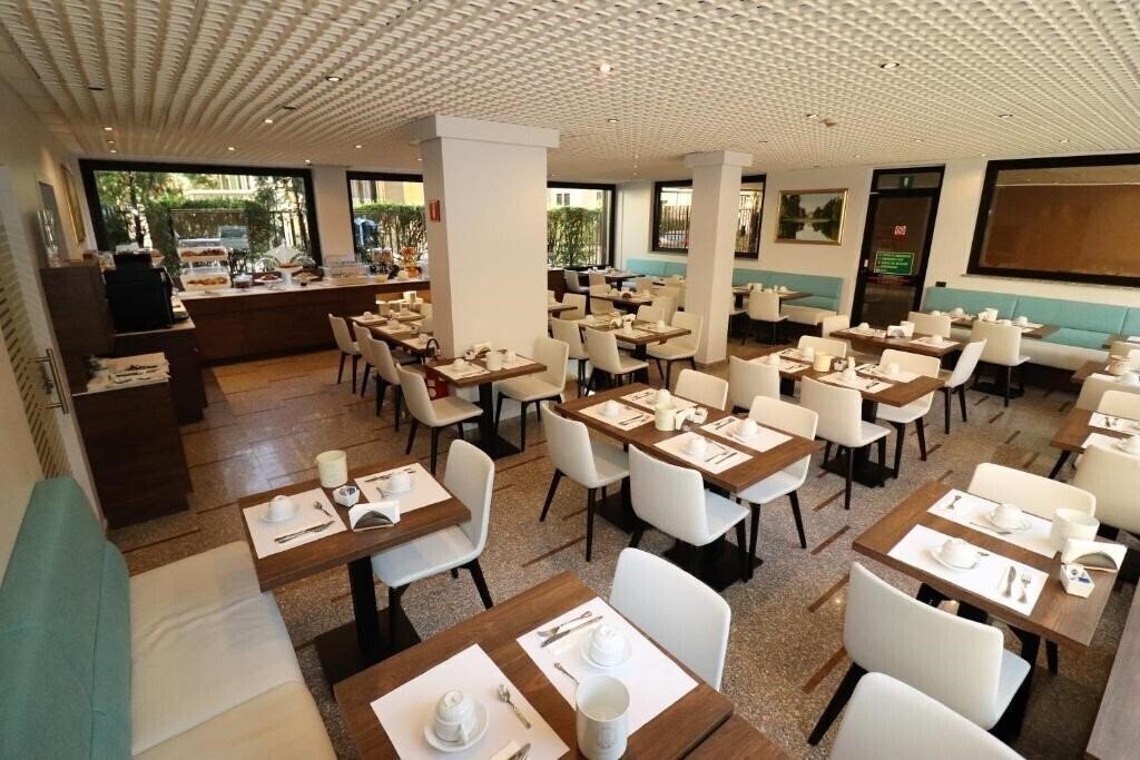 Фотографія Hotel Domenichino 3*