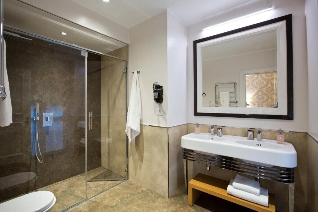 Картинка Duomo Rooms Milano 3*