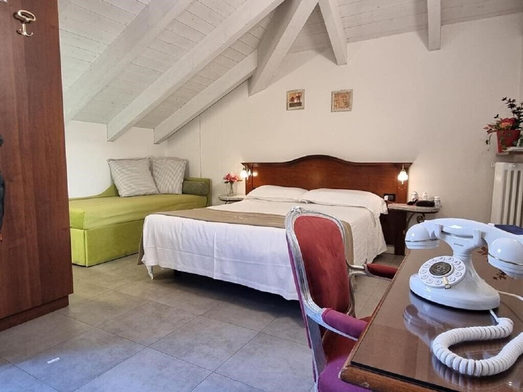 Отель Charly Hotel 3*