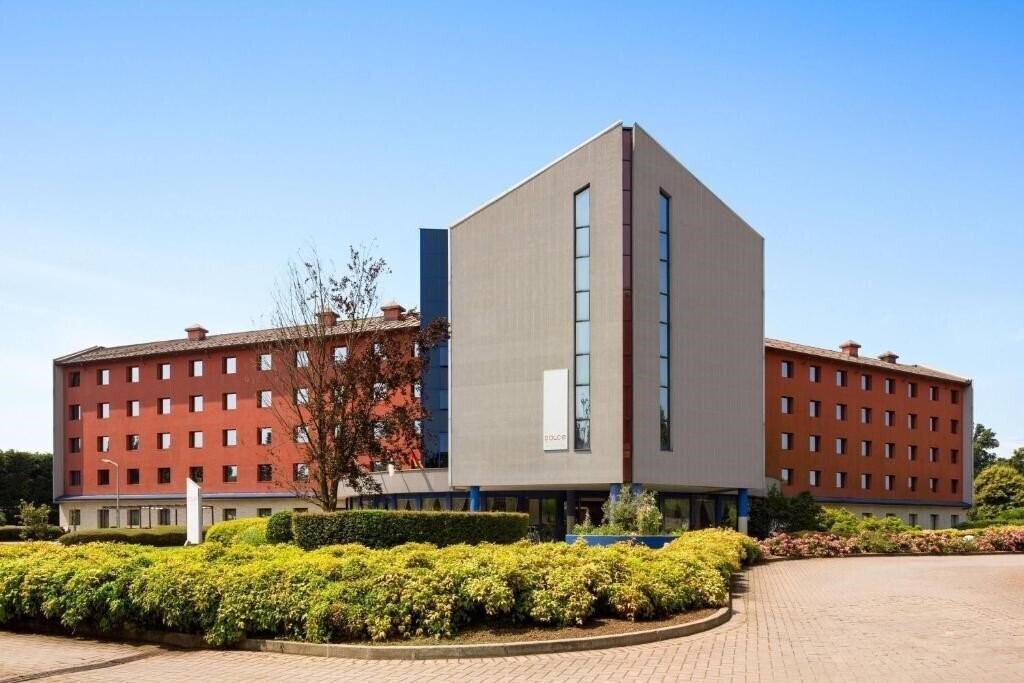 Готель Zeus Essence Dolce by Wyndham Milan Malpensa 4*