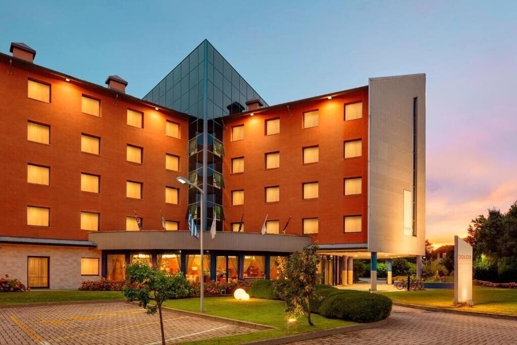 Картинка Zeus Essence Dolce by Wyndham Milan Malpensa 4*