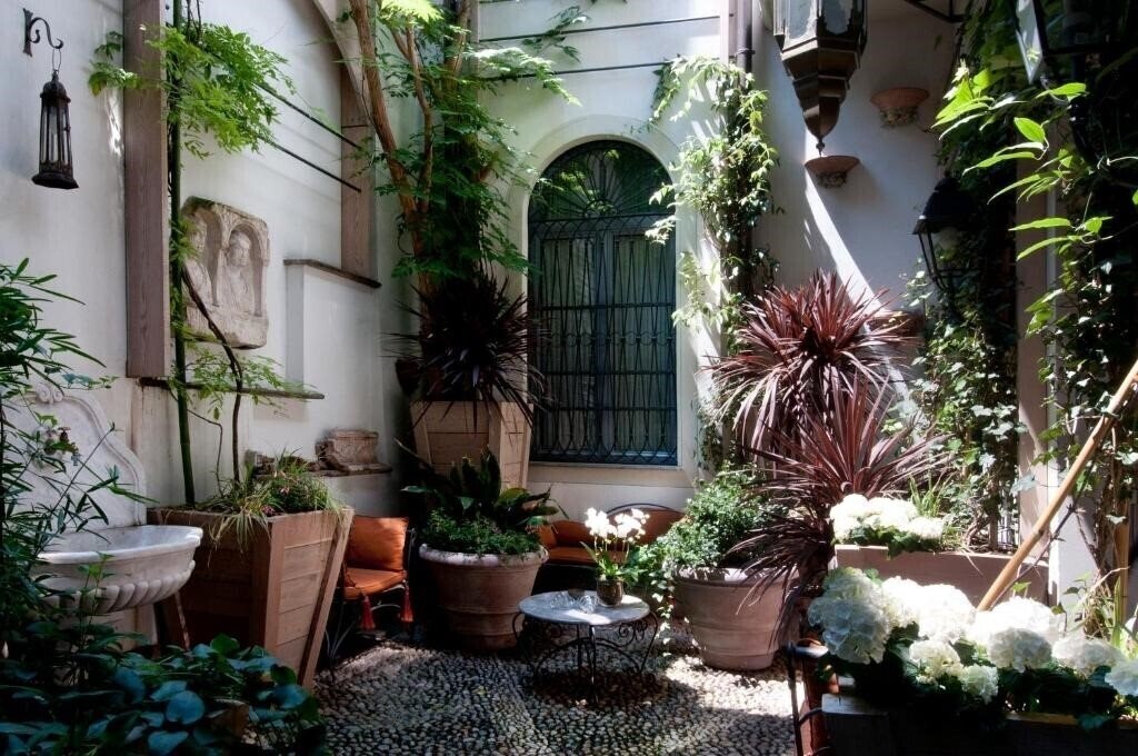 Фото Petit Palais Hotel De Charme 4*