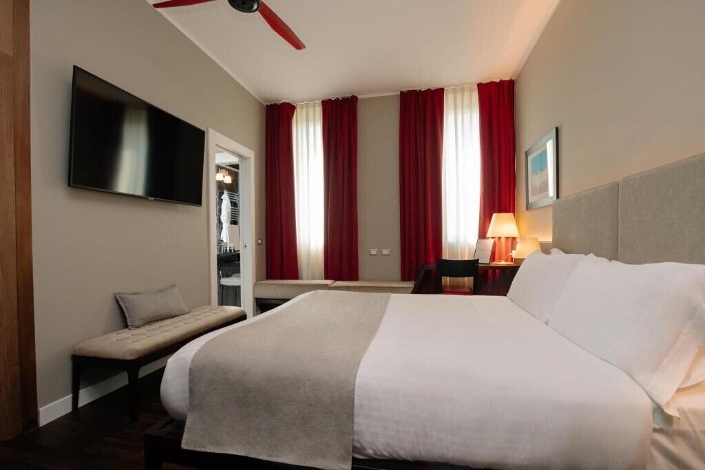 Картинка 10 Keys Milano 4*