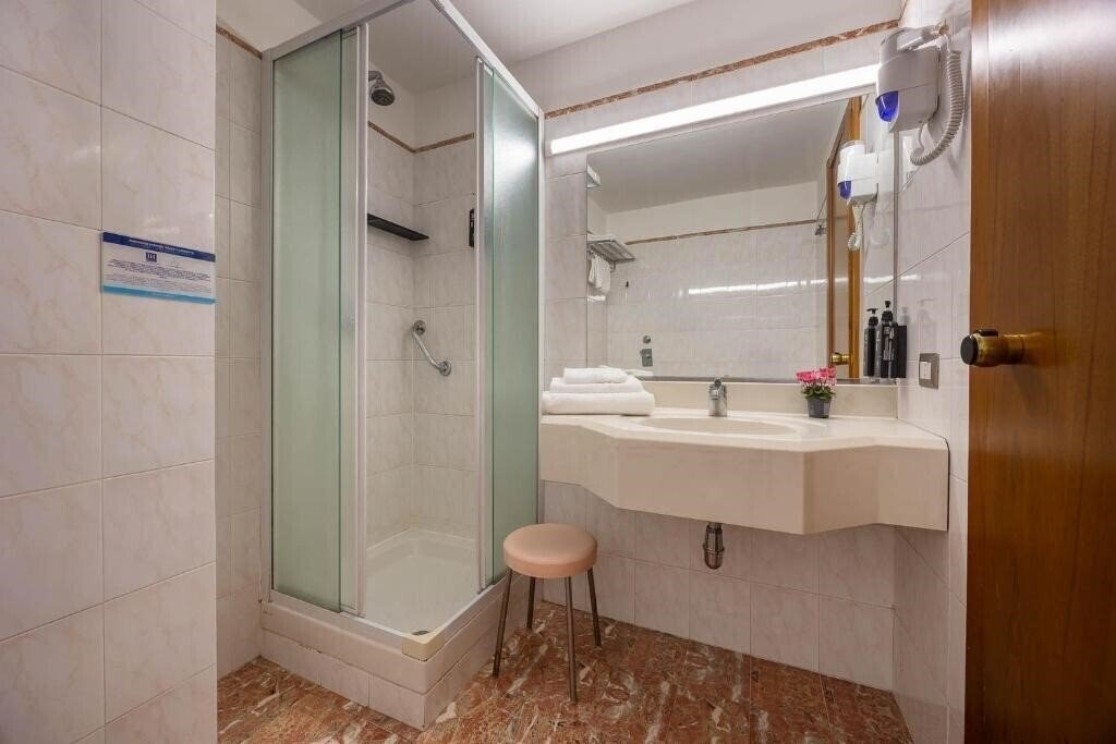 Фотография Ih Hotels Milano Eur Trezzano Sul Naviglio 4*