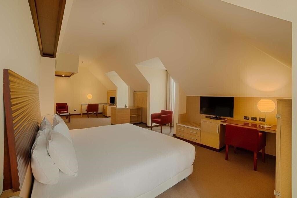 Картинка Nh Milano 2 Hotel 4*