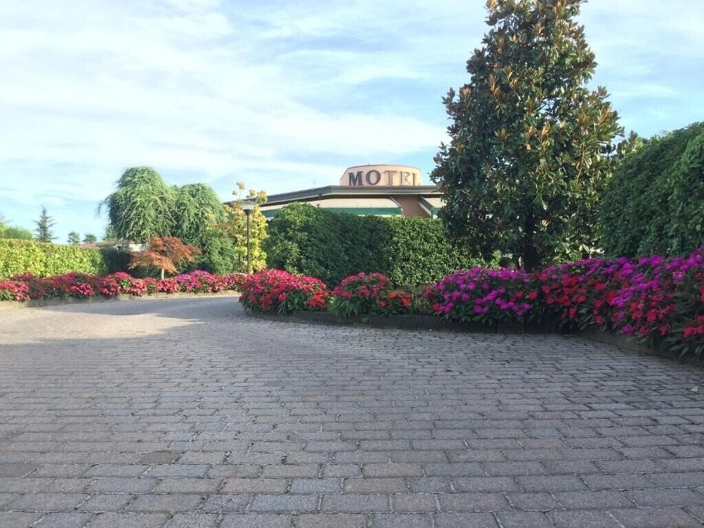 Готель Motel Luna 4*