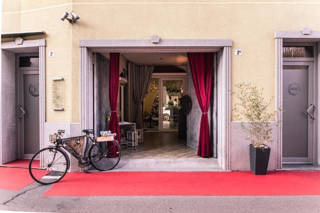 Готель BHL Boutique Rooms Legnano 4*