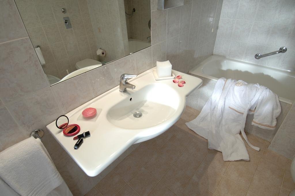 Изображение Meninni 3*