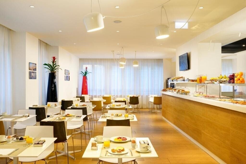 Зображення UNA Hotel Century 4*