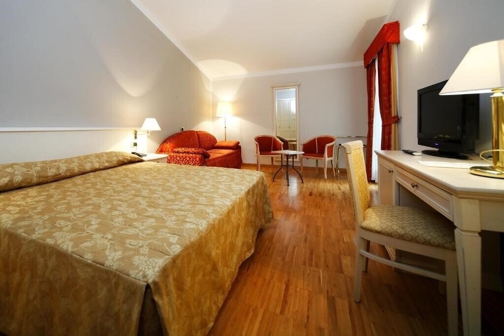 Фотография Terminal 3*