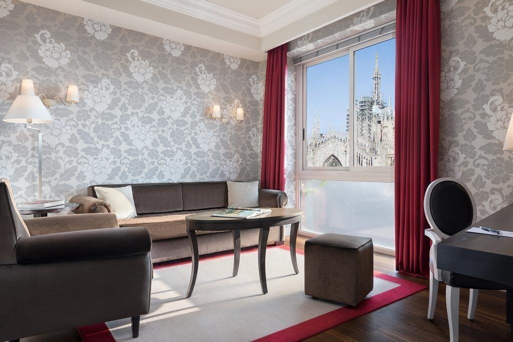 Готель Hotel De La Ville 4*