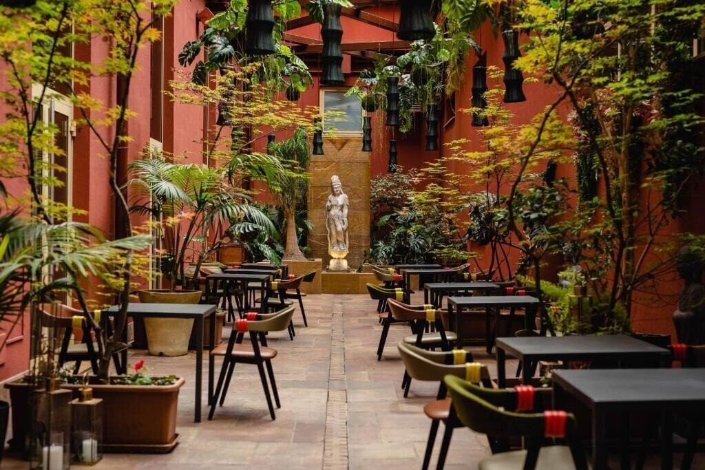 Отель Enterprise Hotel Design & Boutique 4*
