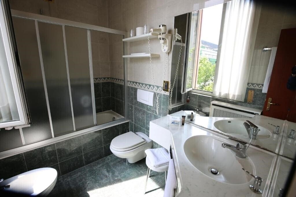 Фотографія Montebianco Mokinba 4*