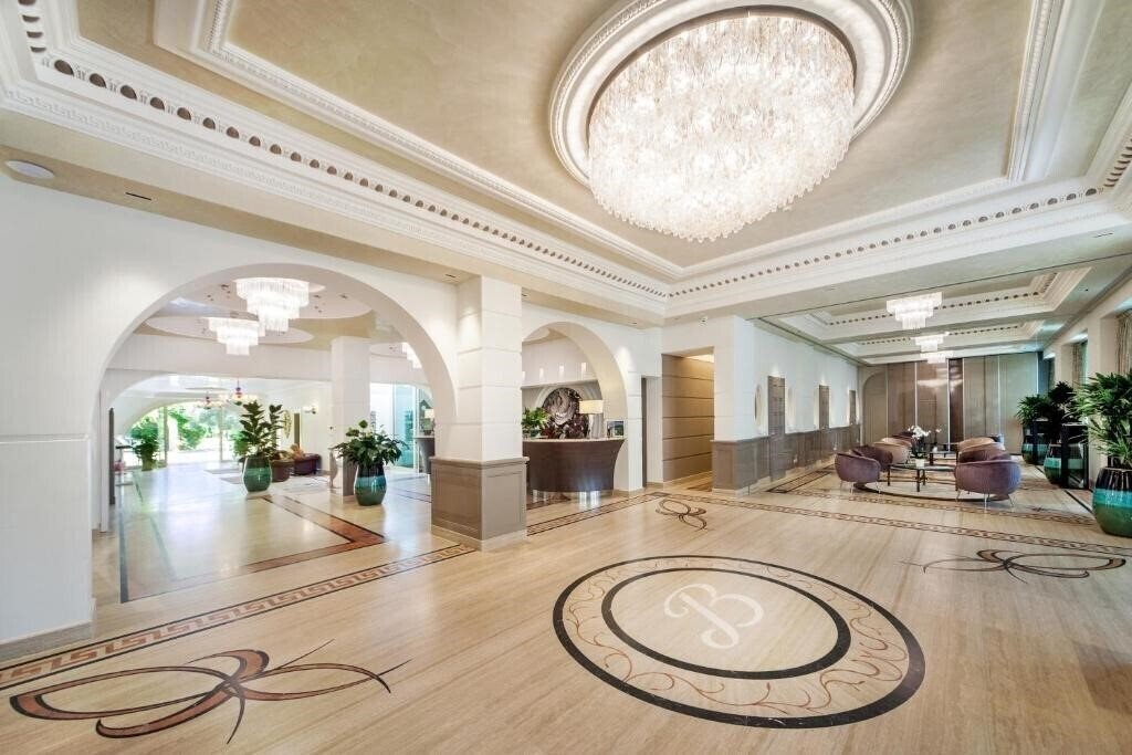 Отель Hotel Aurelia 4*