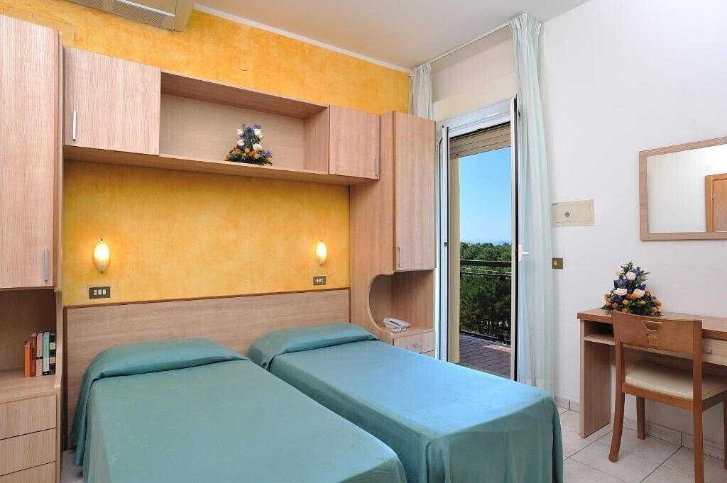 Фото Ausonia Milano Marittima 3*