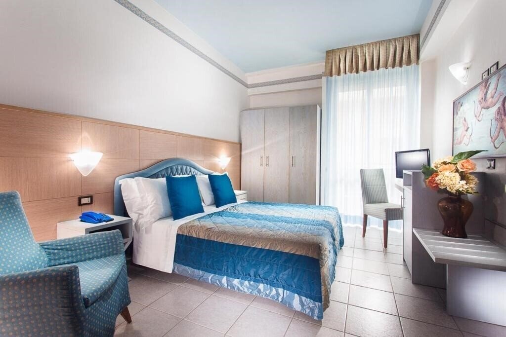 Отель Imperiale Milano Marittima 4*