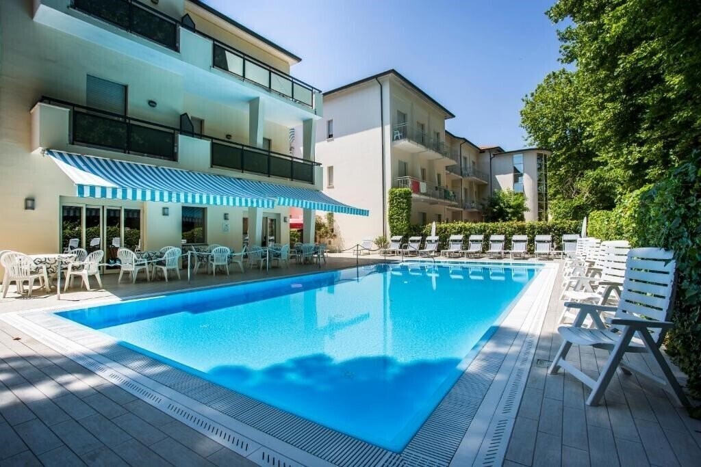 Отель Athena Cervia 3*