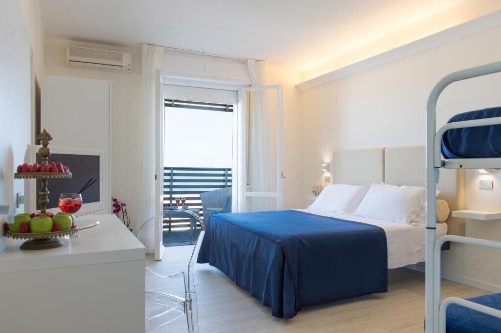 Отель Kiss Hotel 3*