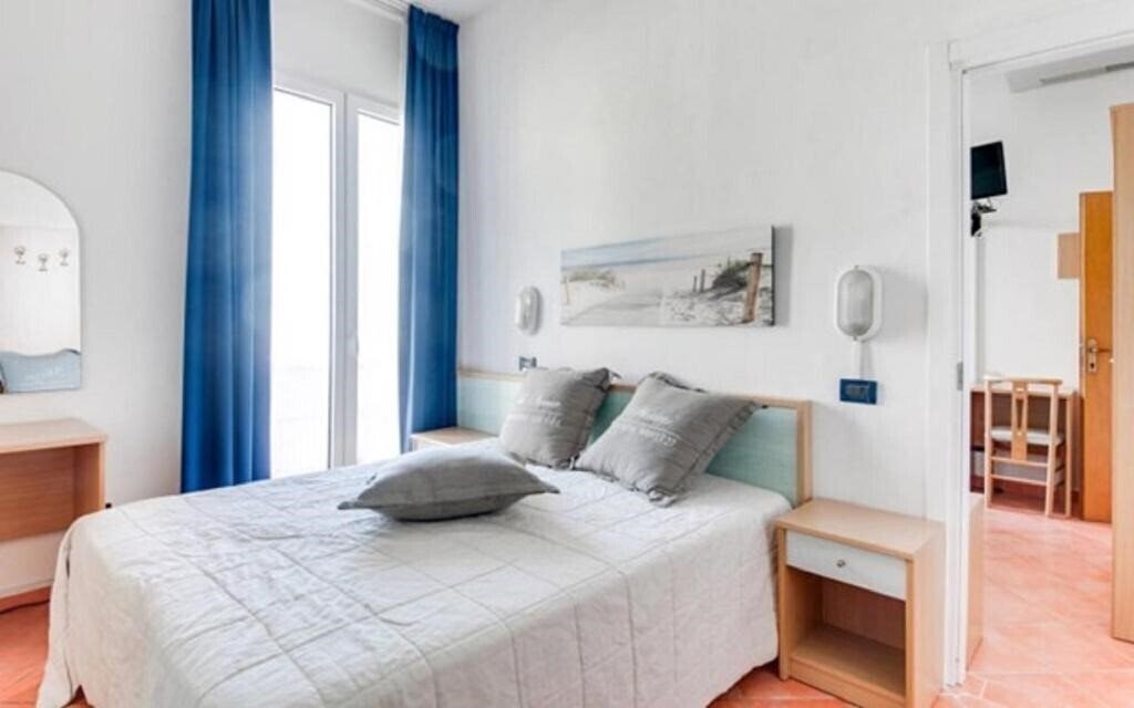 Готель Delfino Hotel 3*