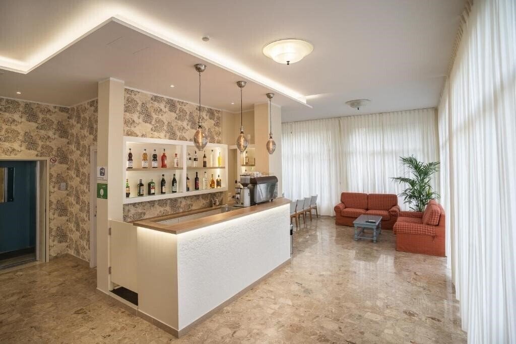Фото Happy Hotel 3*