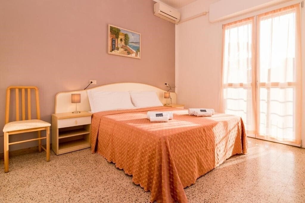 Готель Lydia Hotel 3*