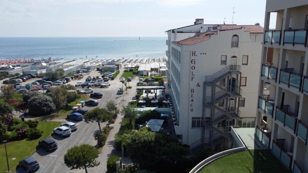 Готель Golf & Beach Hotel 3*