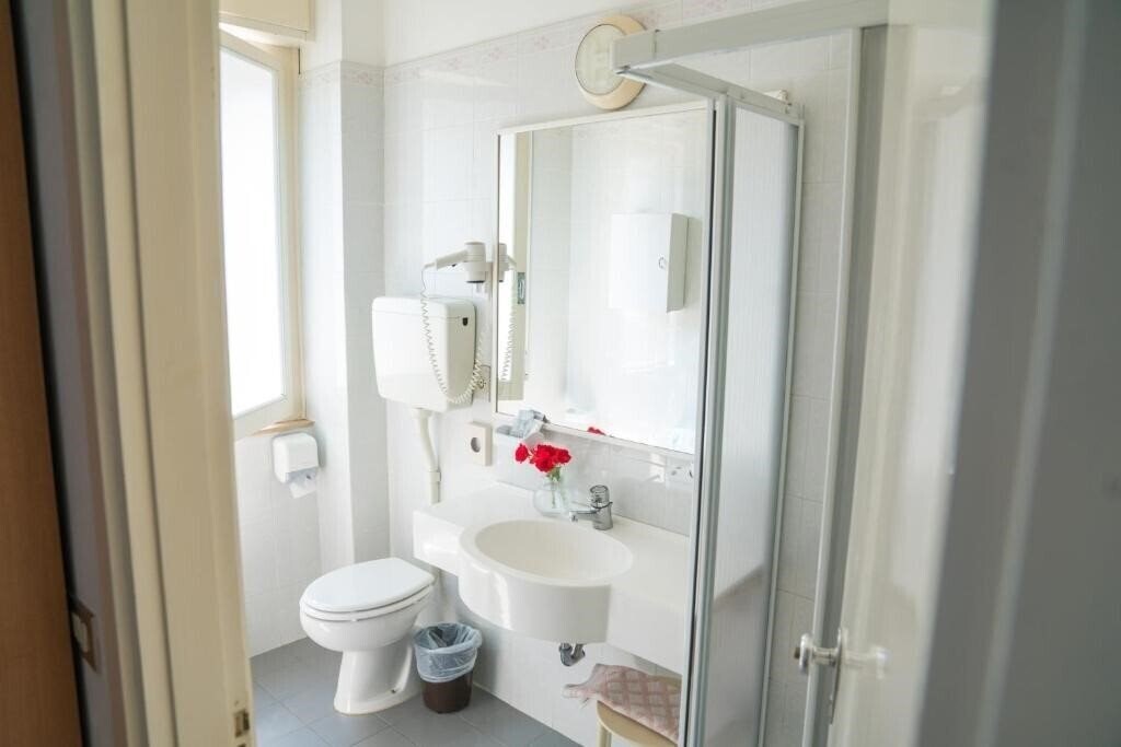 Фото Singapore Hotel 3*