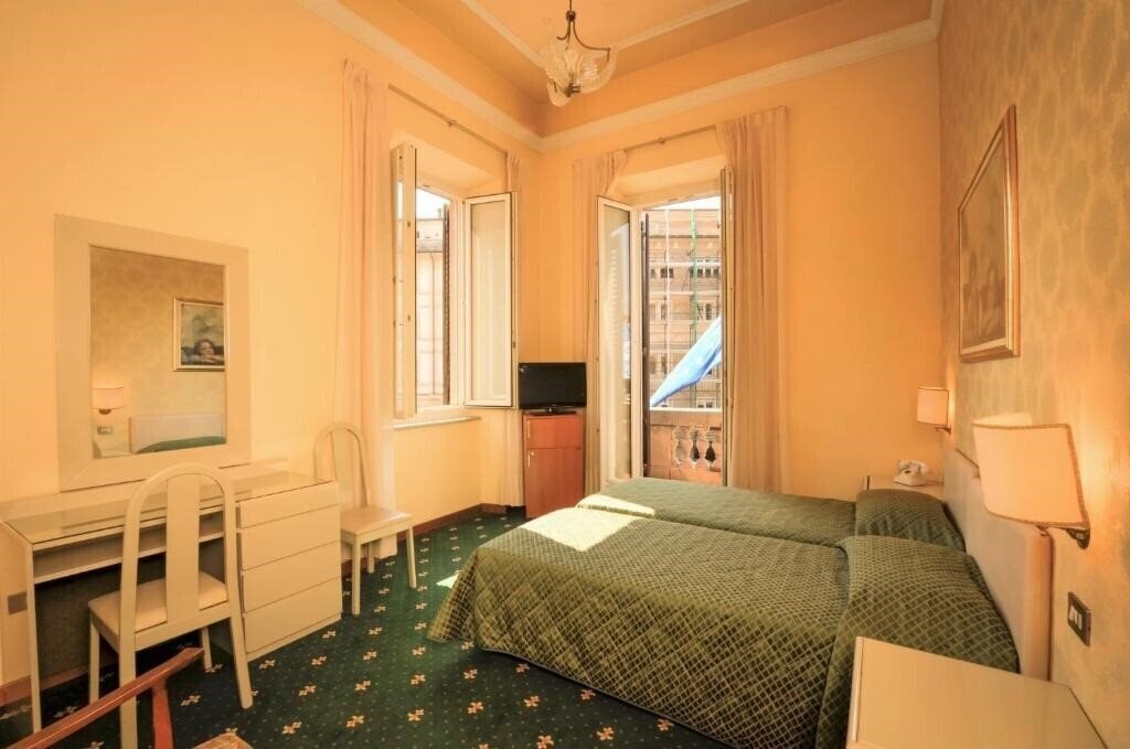 Фото Grand Hotel Plaza 4*