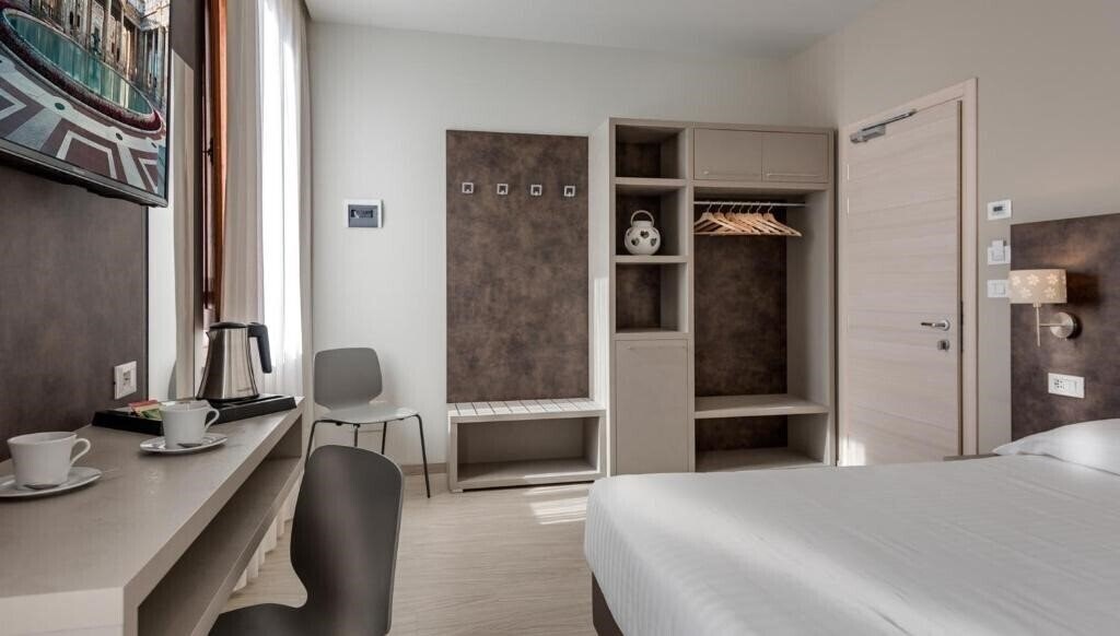 Отель Boston 4*