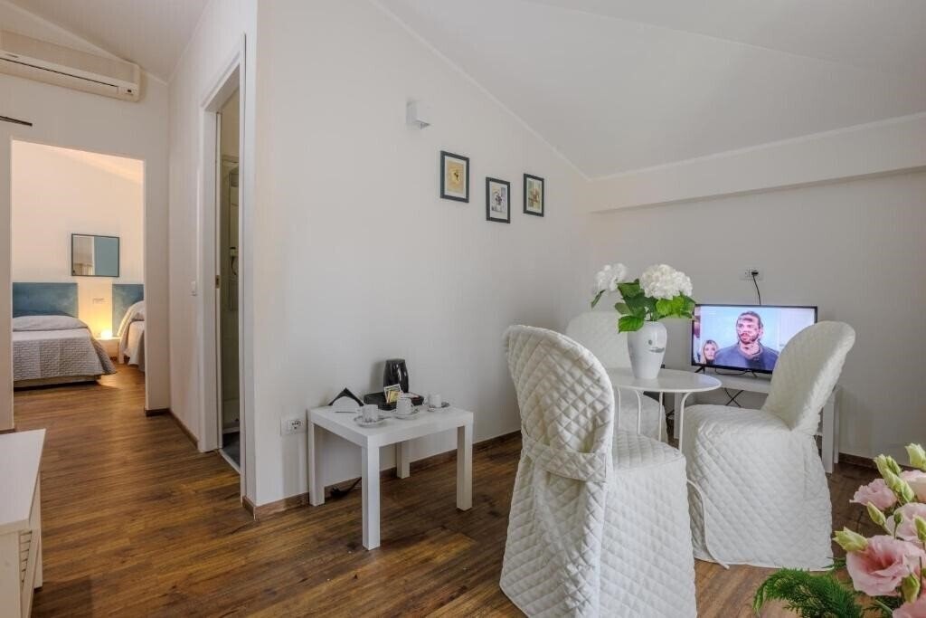 Отель Alassio 3*