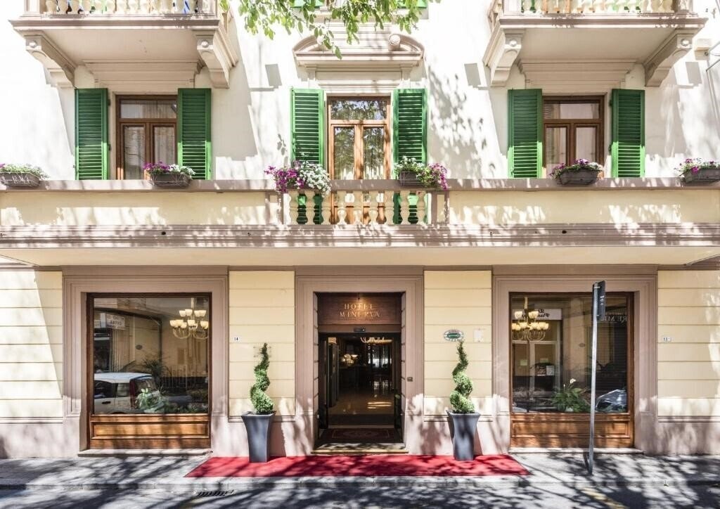 Готель Minerva Palace 4*